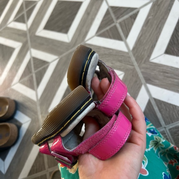 Dr Martens Kids Pink Fisherman Sandals, size EU 27 - Picture 6 of 7